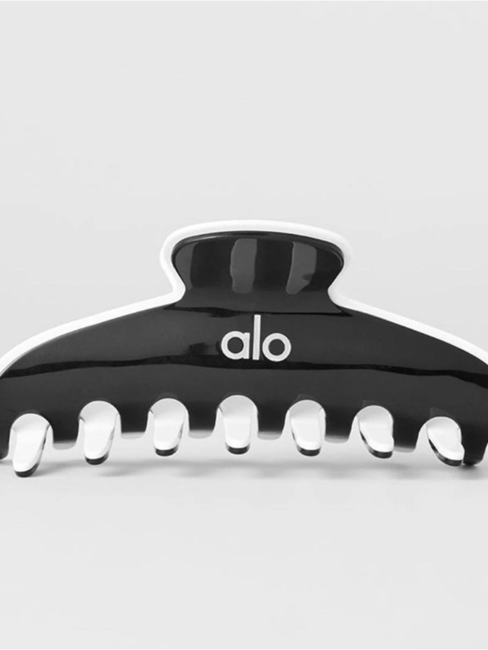 ALO Yoga Black and White Hair Claw Clip new